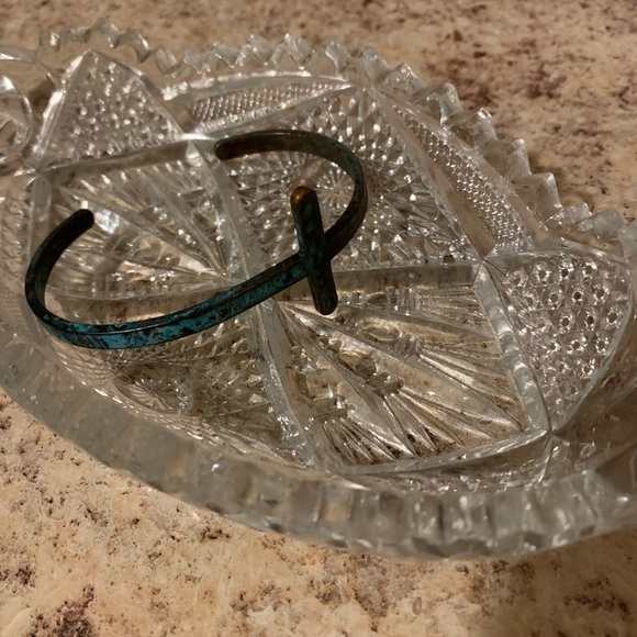 NWT 🌹Rustic jewelry design.. This piece is a turquoise Cross cuff style bracelet - Picture 3 of 15